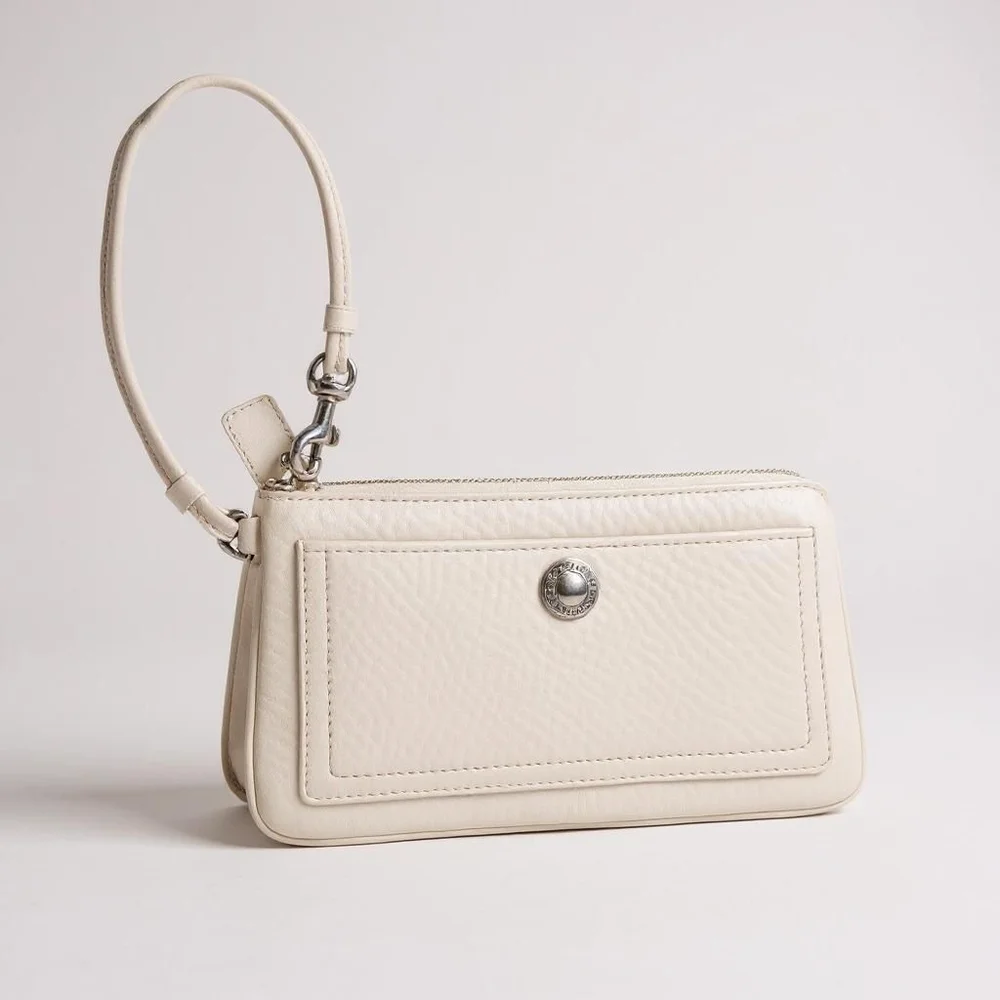 NWOT Coach Cream Pebble Leather Wristlet - Picture 2 of 6